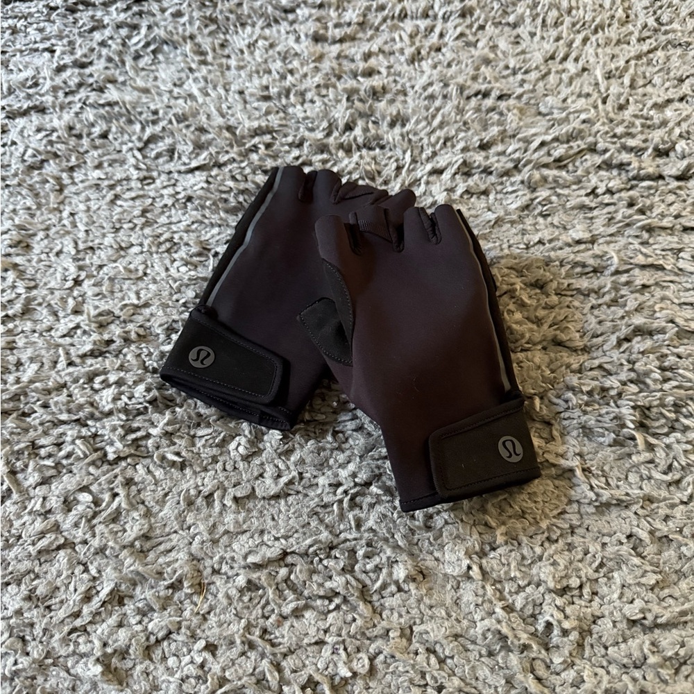 Lululemon License to Train Workout Gloves (Black)